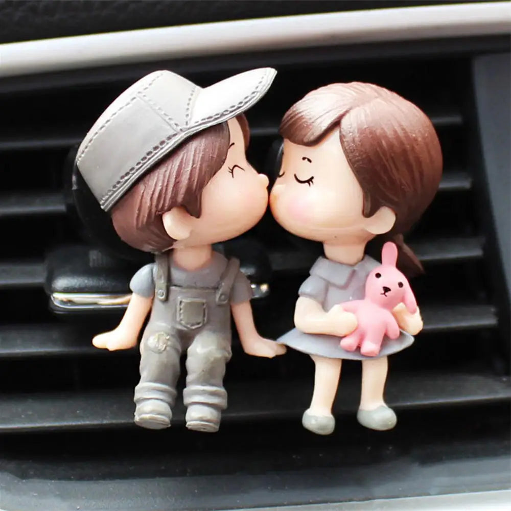 Lovely Couple Girl Boy Figurines Perfume Clip Car Air Vent Freshener Scent Aromas Diffuser Decor Auto Interior Accessories