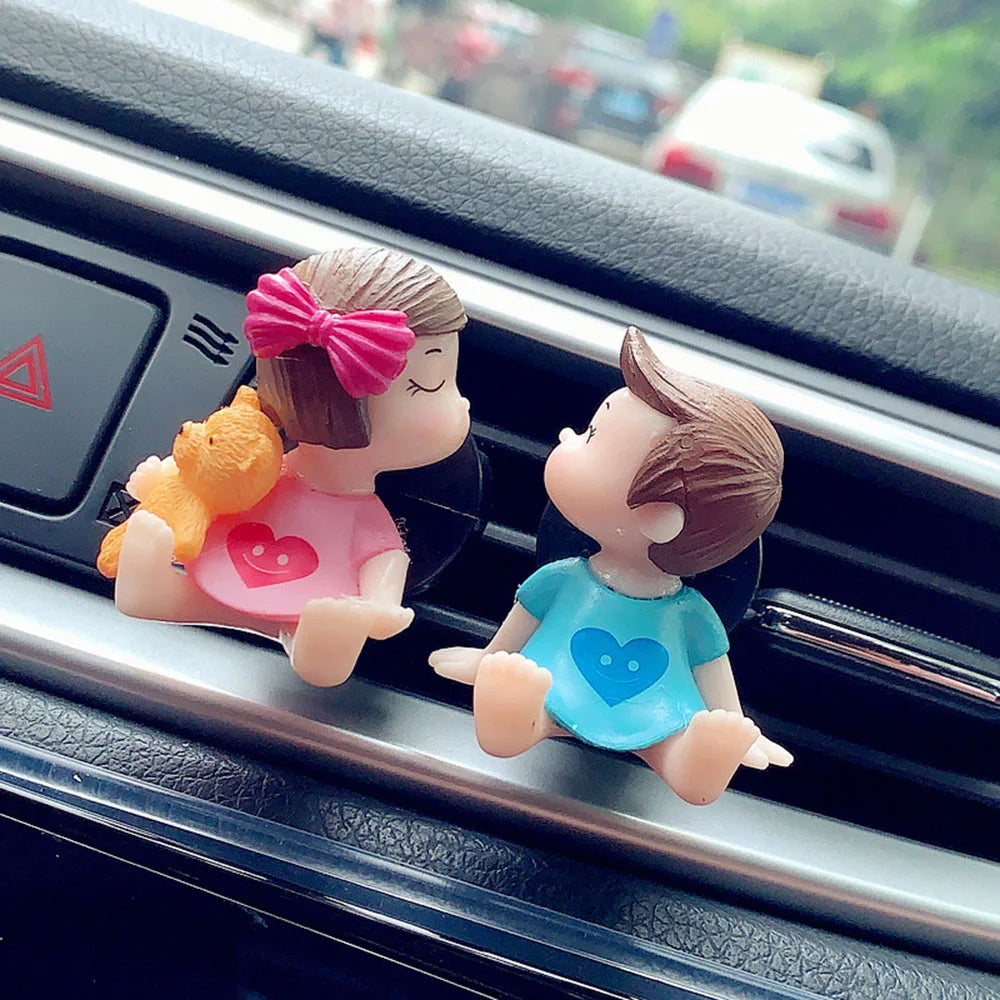 Lovely Couple Girl Boy Figurines Perfume Clip Car Air Vent Freshener Scent Aromas Diffuser Decor Auto Interior Accessories