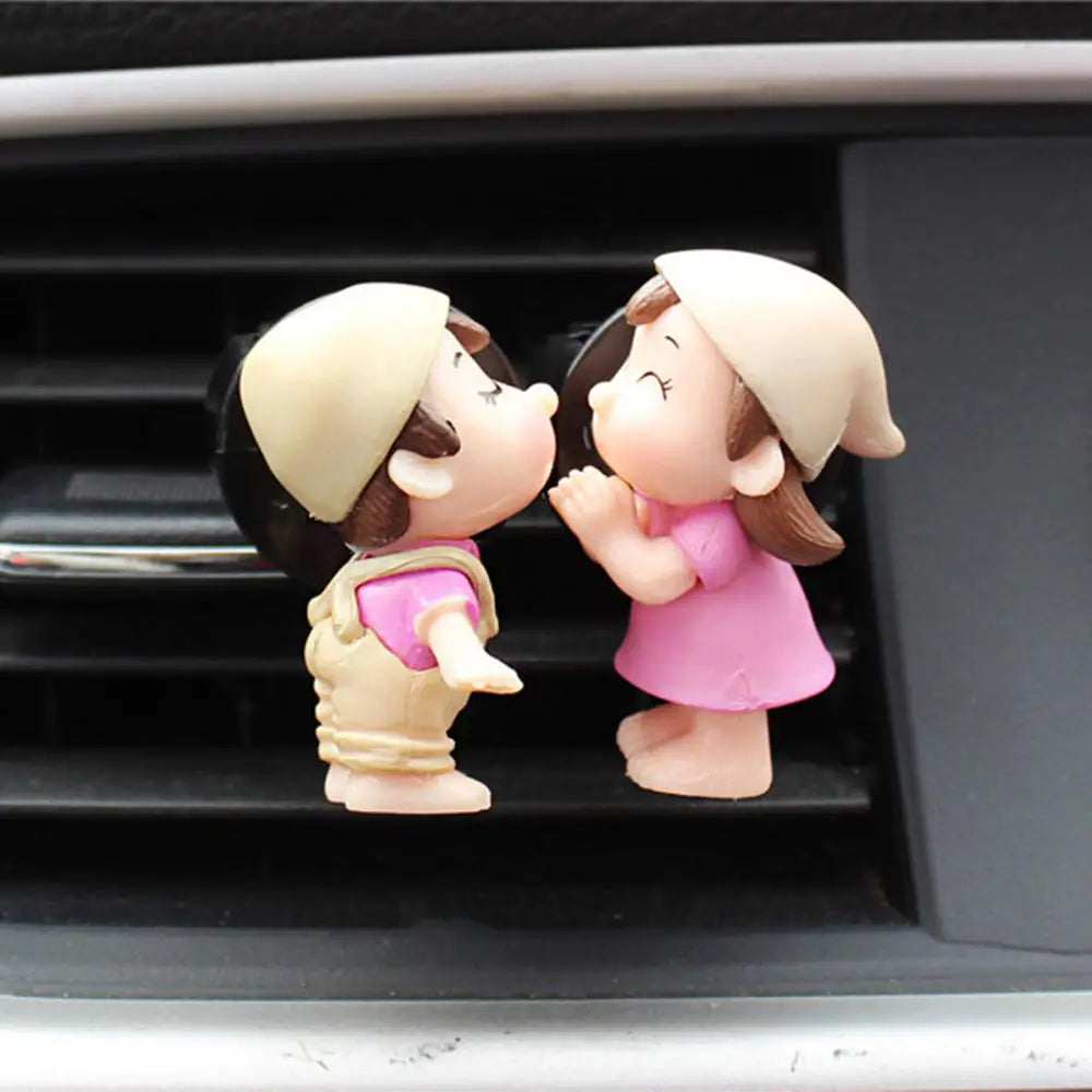 Lovely Couple Girl Boy Figurines Perfume Clip Car Air Vent Freshener Scent Aromas Diffuser Decor Auto Interior Accessories