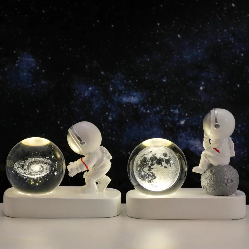 LED Lunar Astronaut Night Light with Crystal Ball Illumination Base, Desktop Decoration, Room Gift, Bedroom Decoration Moon Lamp