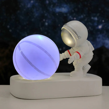 LED Lunar Astronaut Night Light with Crystal Ball Illumination Base, Desktop Decoration, Room Gift, Bedroom Decoration Moon Lamp