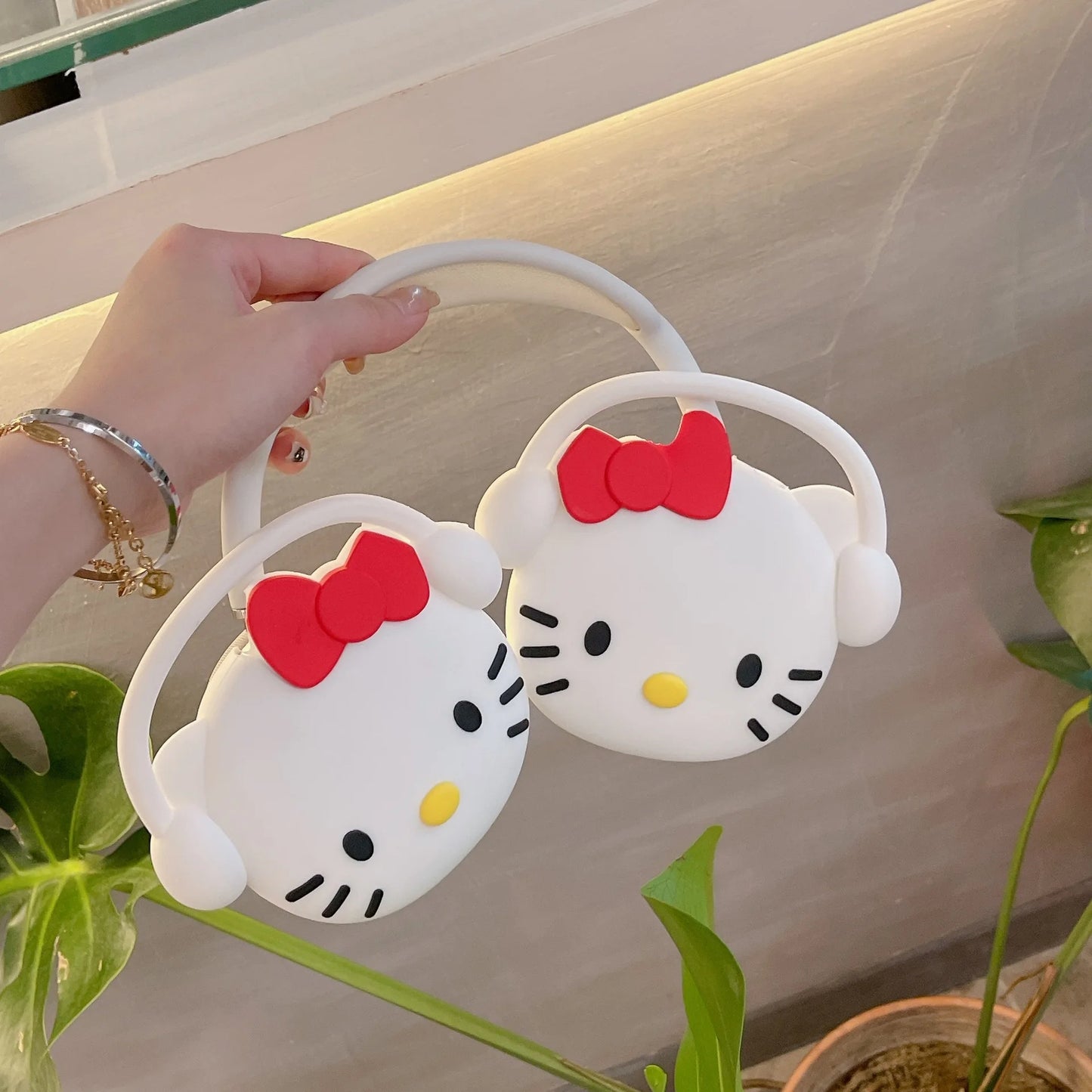 Hello Kitty Case For Airpods Max Soft Silicone Protective Case Air pods Max Anti-Scratch Shockproof Cover Headphone Accessories