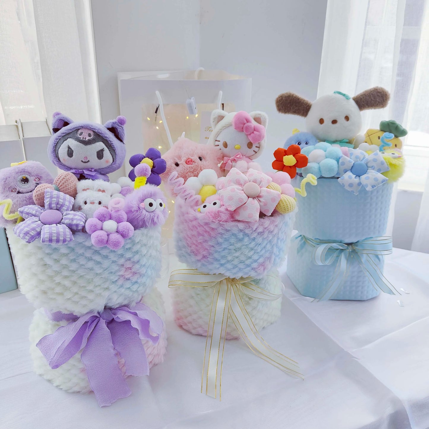 Cartoon My Melody Kuromi Cinnamoroll Kt Cat Plush Doll Holding Flower Bouquet Valentine's Day Christmas Graduation Birthday Gift